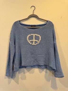 Wooden Ships Light Blue Cropped Knit Sweater with White Daisy Peace Motif